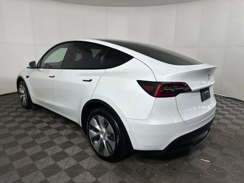 Used 2021 Tesla Model Y Long Range image 5