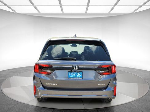 New 2026 Honda Odyssey Touring image 4