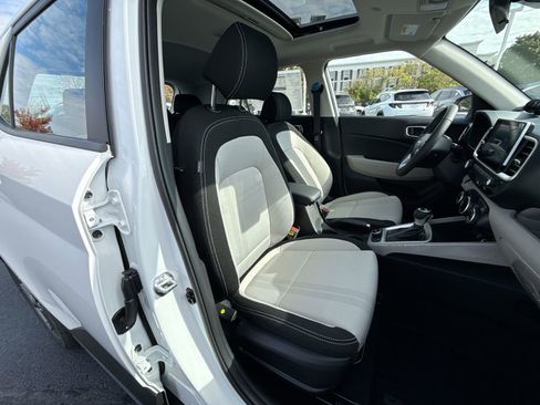 New 2026 Hyundai Venue SEL image 25