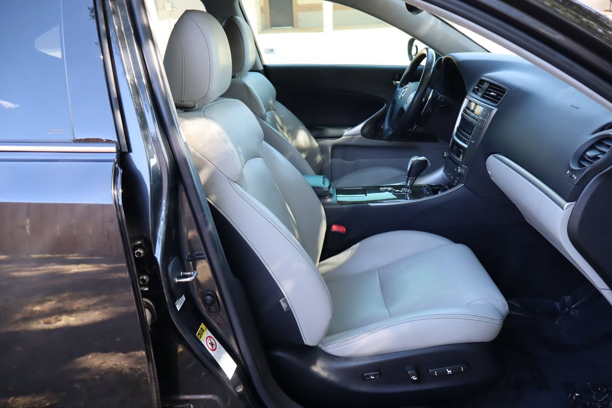 Used 2011 Lexus IS 250 w/ Premium Pkg Value Edition RWD image 22