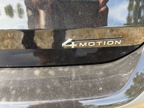 New 2025 Volkswagen Taos SE image 8