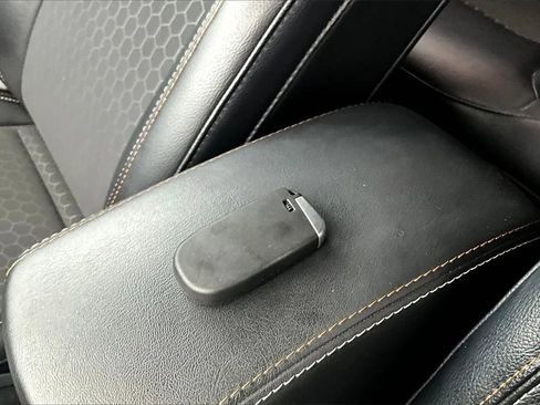 Used 2017 Jeep Compass Latitude w/ Popular Equipment Group image 11