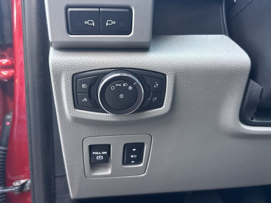 Used 2018 Ford F150 Lariat w/ Equipment Group 502A Luxury RWD image 20