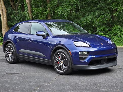 Used 2025 Porsche Macan 4S Electric w/ Premium Package AWD/4WD image 8