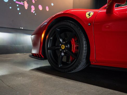Used 2022 Ferrari F8 Tributo RWD image 16