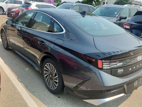 Used 2025 Hyundai Sonata Limited FWD image 6