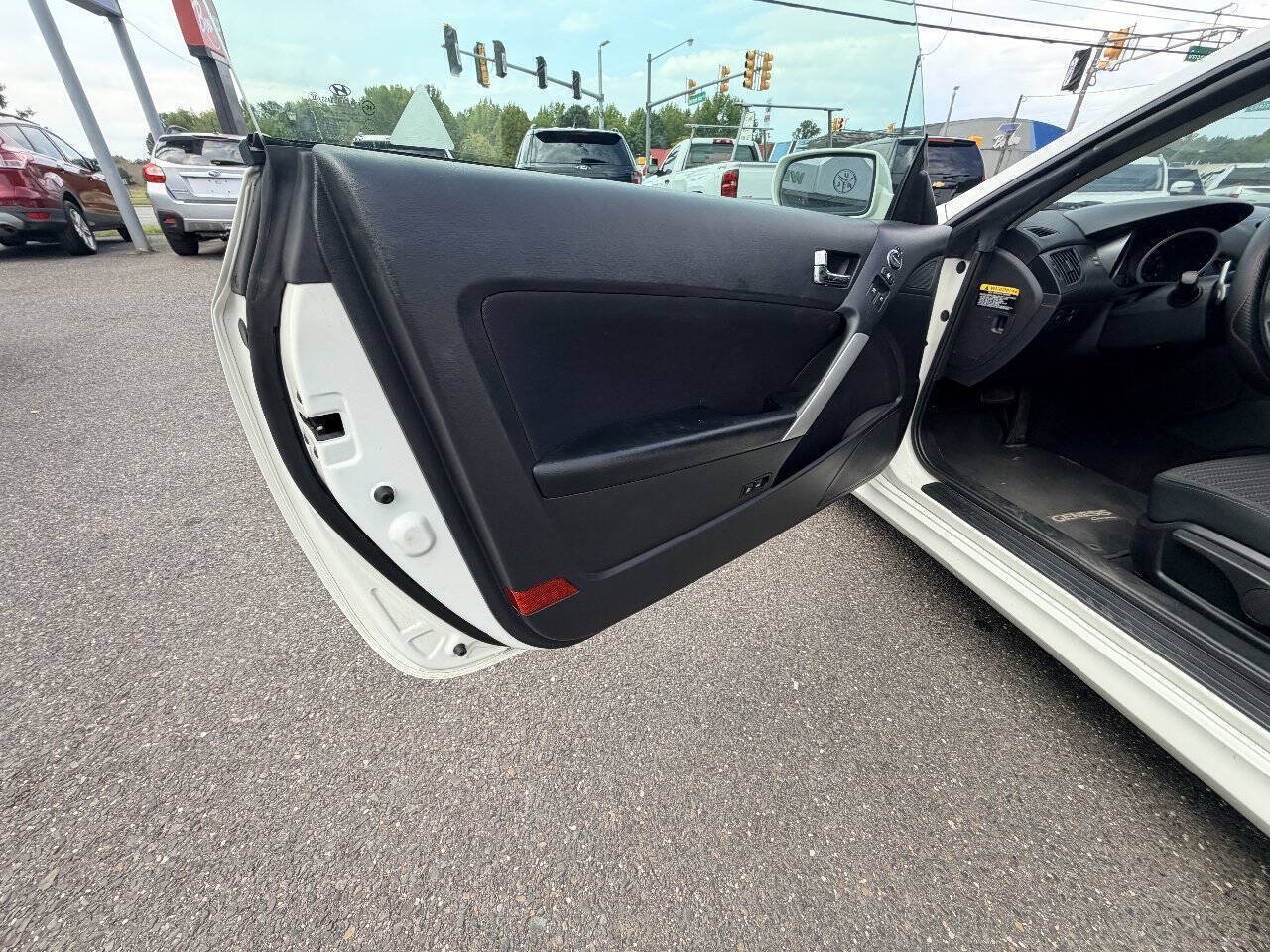 Used 2010 Hyundai Genesis 2.0T RWD image 25