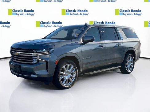 Used 2021 Chevrolet Suburban High Country image 3