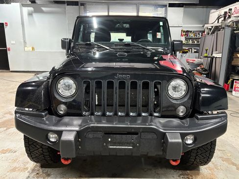 Used 2017 Jeep Wrangler Unlimited Sahara image 2