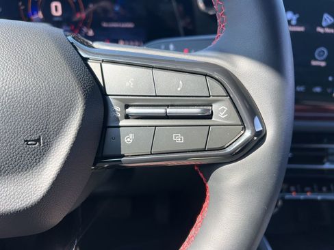 Used 2024 Chevrolet Traverse RS image 20