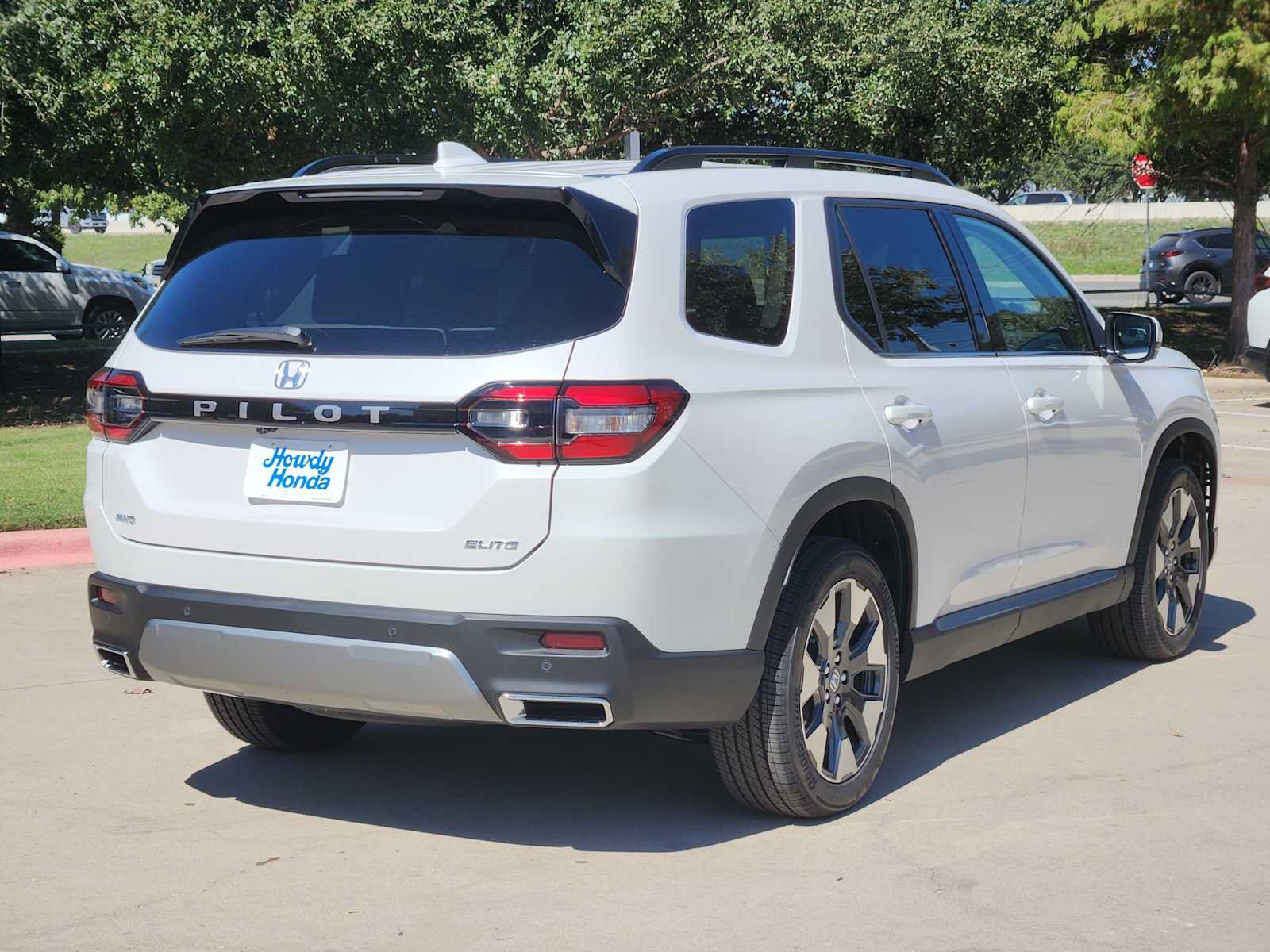 New 2026 Honda Pilot Elite image 3