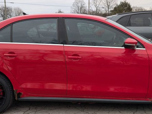 Used 2013 Volkswagen Jetta GLI Autobahn FWD image 9