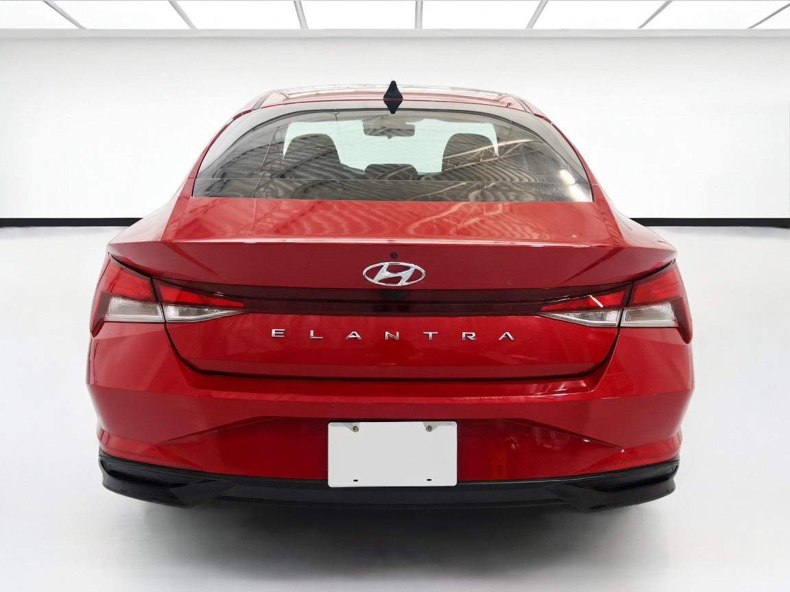 Used 2023 Hyundai Elantra SEL w/ Convenience Package FWD image 5