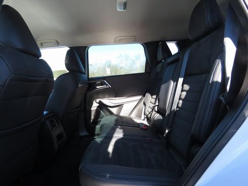 Used 2023 Mitsubishi Outlander SE image 20