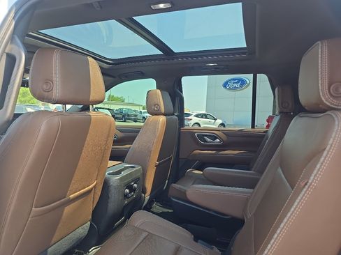 Used 2023 Chevrolet Tahoe High Country w/ Premium Package AWD/4WD image 19