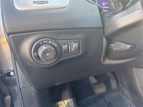 Used 2019 Jeep Compass Latitude image 15