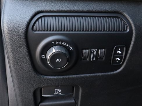 Used 2022 Jeep Wagoneer Series I w/ Rear Seat Video Group 1 AWD/4WD image 18