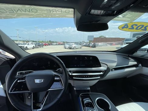 Used 2024 Cadillac Lyriq Luxury RWD image 10