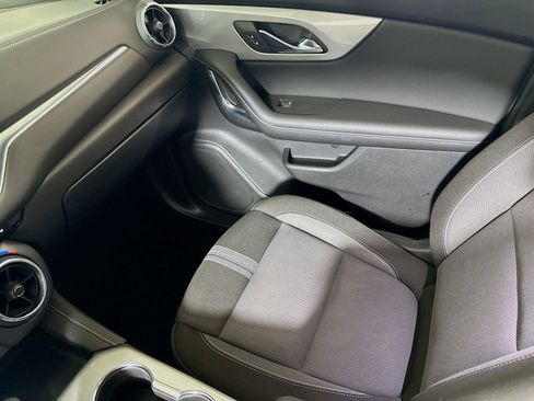 Certified 2025 Chevrolet Blazer LT FWD image 21