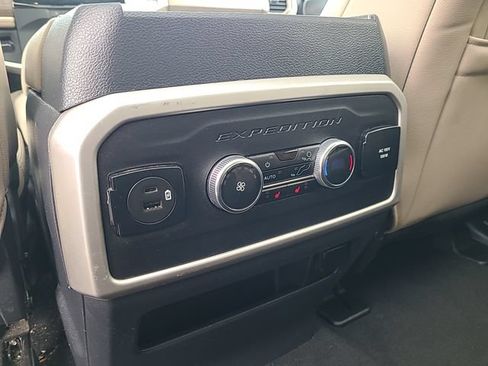 Used 2023 Ford Expedition Limited RWD image 29