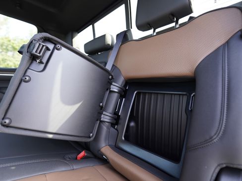 New 2026 Chevrolet Silverado 1500 High Country w/ High Country Premium Package AWD/4WD image 11