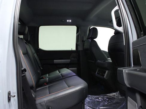 New 2026 Ford F250 Lariat w/ Black Appearance Package AWD/4WD image 15