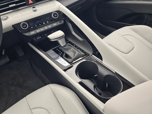 New 2026 Hyundai Elantra Limited image 16