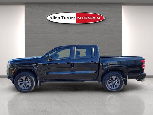 Used 2025 Nissan Frontier SV image 12