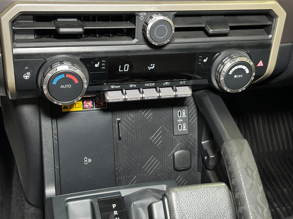 Used 2024 Toyota Tacoma TRD Sport w/ TRD Sport Upgrade Package AWD/4WD image 29