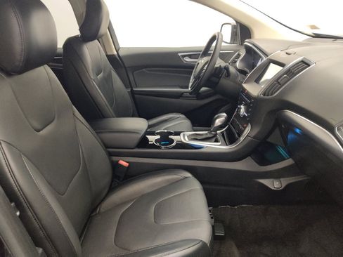 Used 2018 Ford Edge Titanium w/ Ford Safe & Smart Package FWD image 21