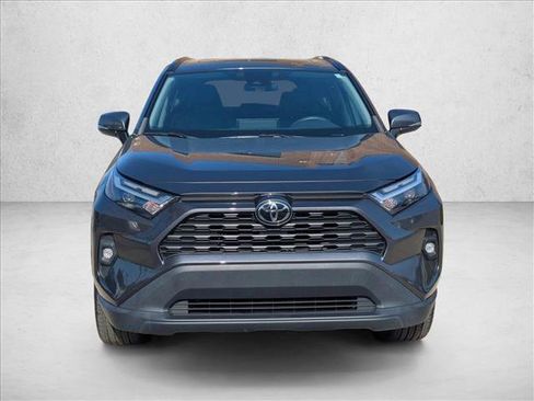 Used 2023 Toyota RAV4 XLE Premium image 2