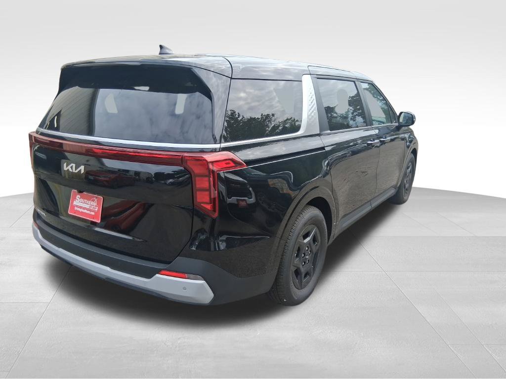 Certified 2026 Kia Carnival FWD image 4