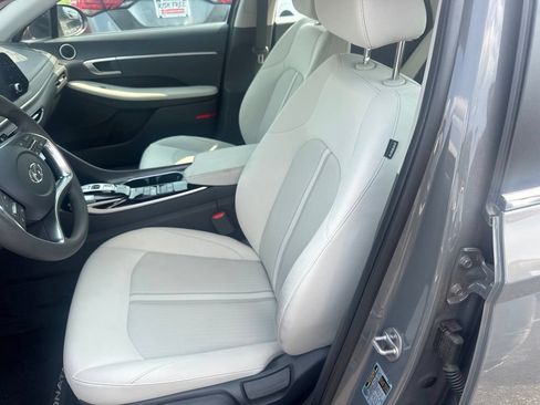 Used 2023 Hyundai Sonata SE FWD image 8