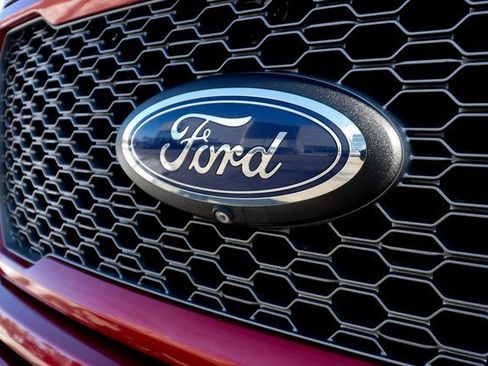 Used 2018 Ford F150 Lariat w/ Equipment Group 502A Luxury image 18