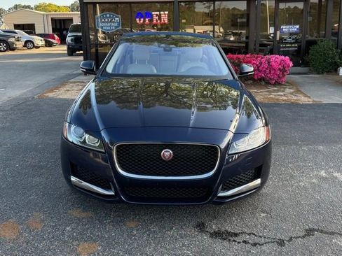 Used 2016 Jaguar XF Prestige image 3