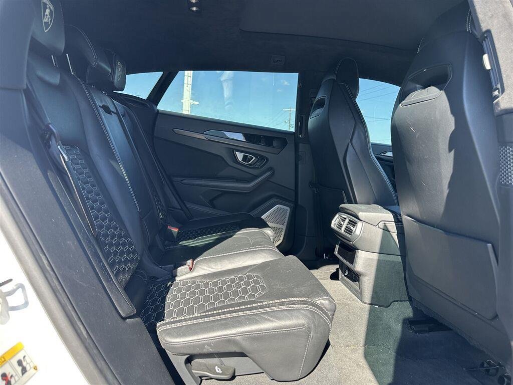 Used 2021 Lamborghini Urus AWD/4WD image 22
