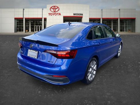 Used 2024 Volkswagen Jetta Sport FWD image 5