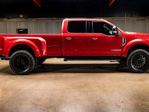 Used 2022 Ford F450 XLT w/ XLT Premium Package image 11