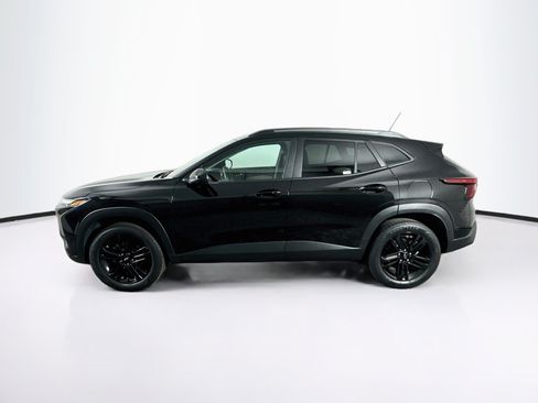 Used 2025 Chevrolet Trax ACTIV FWD image 4