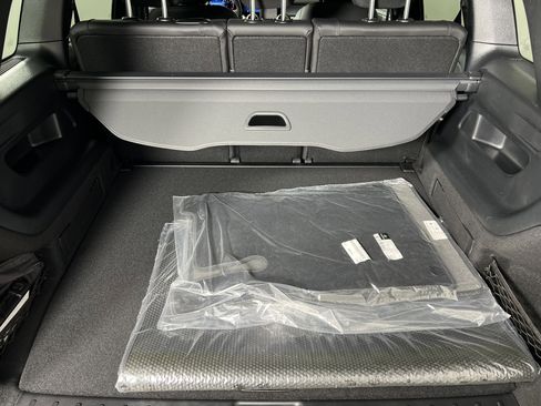 Used 2026 Mercedes-Benz GLB 250 4MATIC image 24