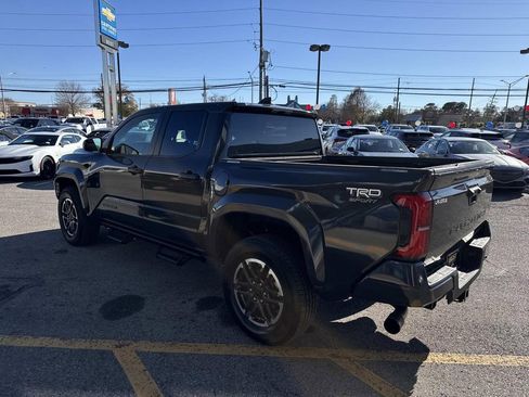 Used 2025 Toyota Tacoma TRD Sport image 6