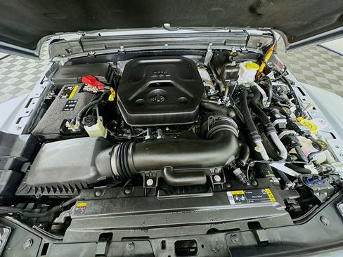 Used 2024 Jeep Wrangler Unlimited Rubicon 4xe image 34