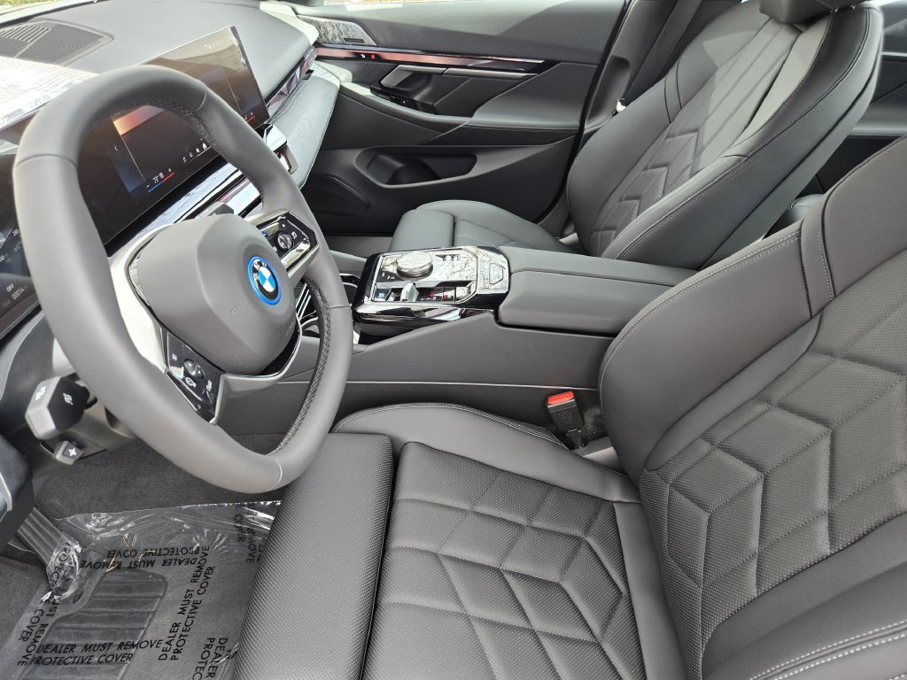 Certified 2026 BMW i5 eDrive40 AWD/4WD image 14