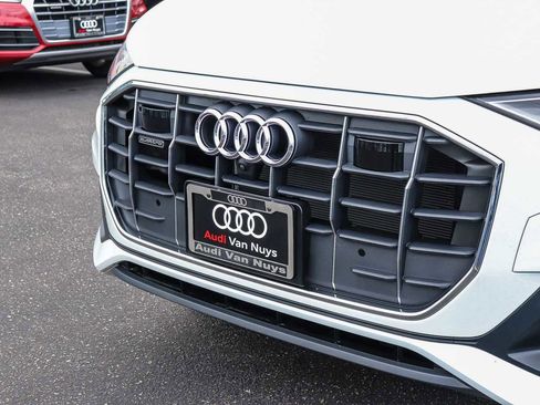 Used 2023 Audi Q8 Premium w/ Convenience Package AWD/4WD image 8