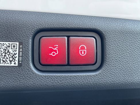 Certified 2025 Mercedes-Benz E 350 E 350 4MATIC Sedan image 13