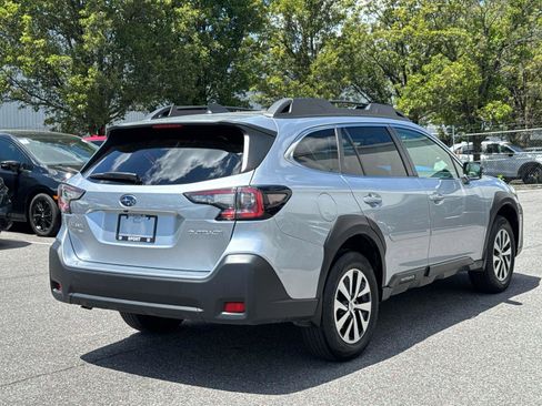 Used 2025 Subaru Outback Premium AWD/4WD image 4