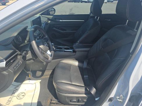 Used 2023 Nissan Altima 2.5 SR w/ SR Premium Package FWD image 7
