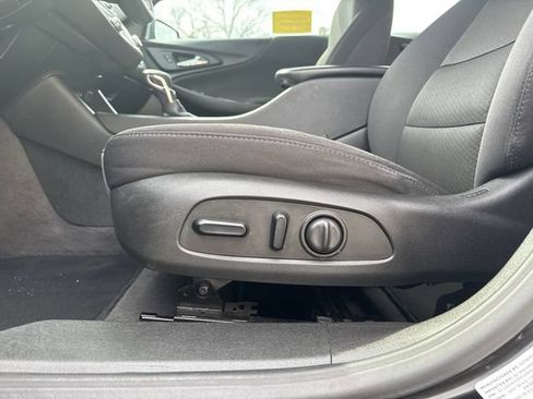 Used 2023 Chevrolet Malibu LT FWD image 37