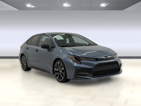 Used 2021 Toyota Corolla XSE FWD image 6