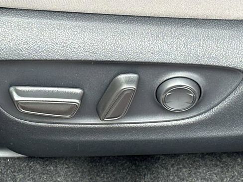 New 2025 Toyota RAV4 XLE image 38